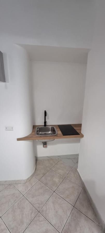 Grazioso Appartamento -Centro Storico Vic Strit Pozzuoli Bagian luar foto